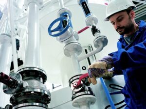 Vệ sinh và Bảo Trì Đồng Hồ Lưu Lượng Tại Khu Vực Nước Thô: Quy Trình Chuẩn và Chu Kỳ Phù Hợp