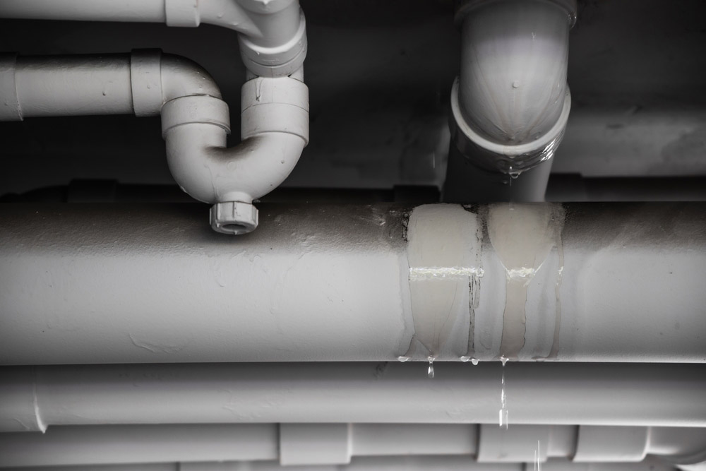 Leaky-pipe